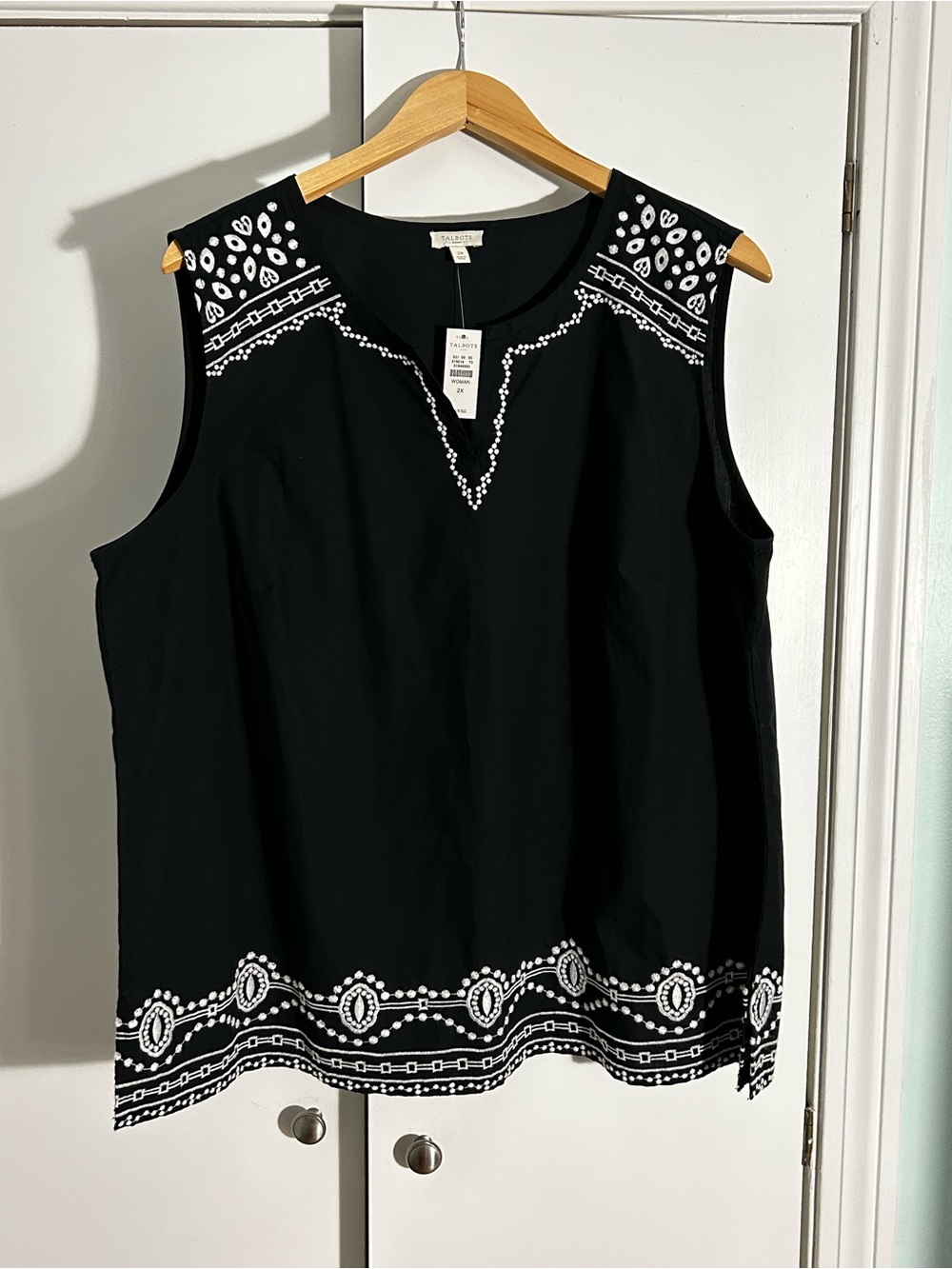 Talbots Black Sleeveless Embroidered Shell Top 2X